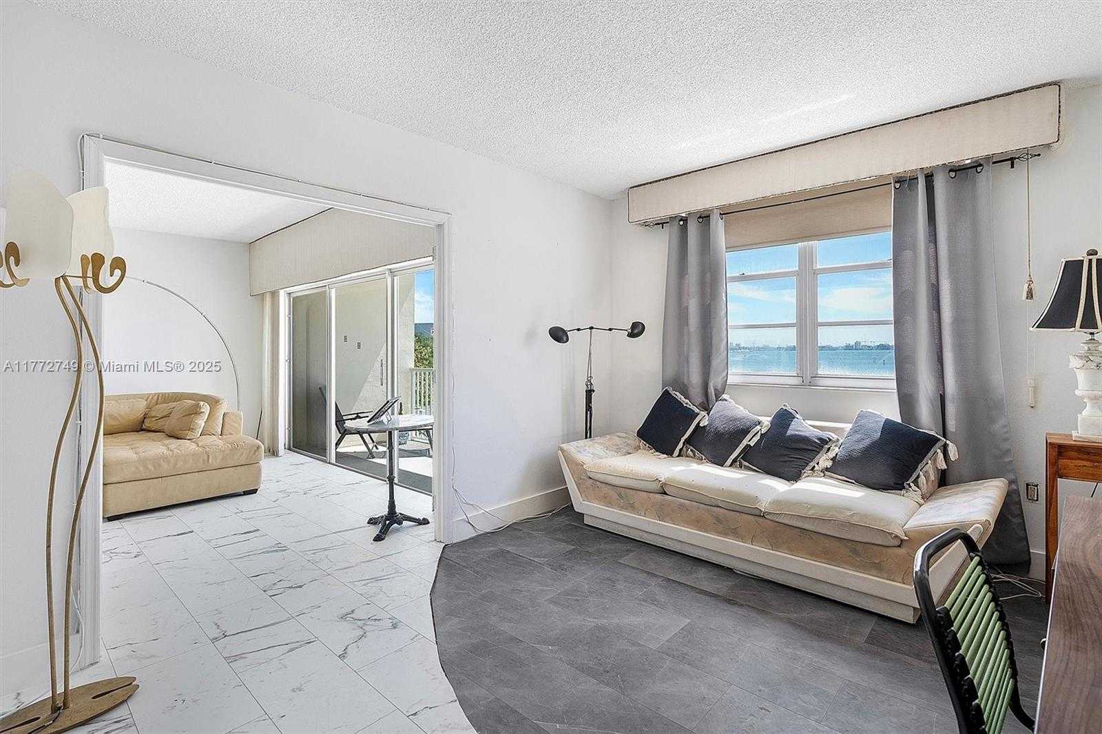 Small Image of 300 BAYVIEW DR #308, Sunny Isles Beach Number 14