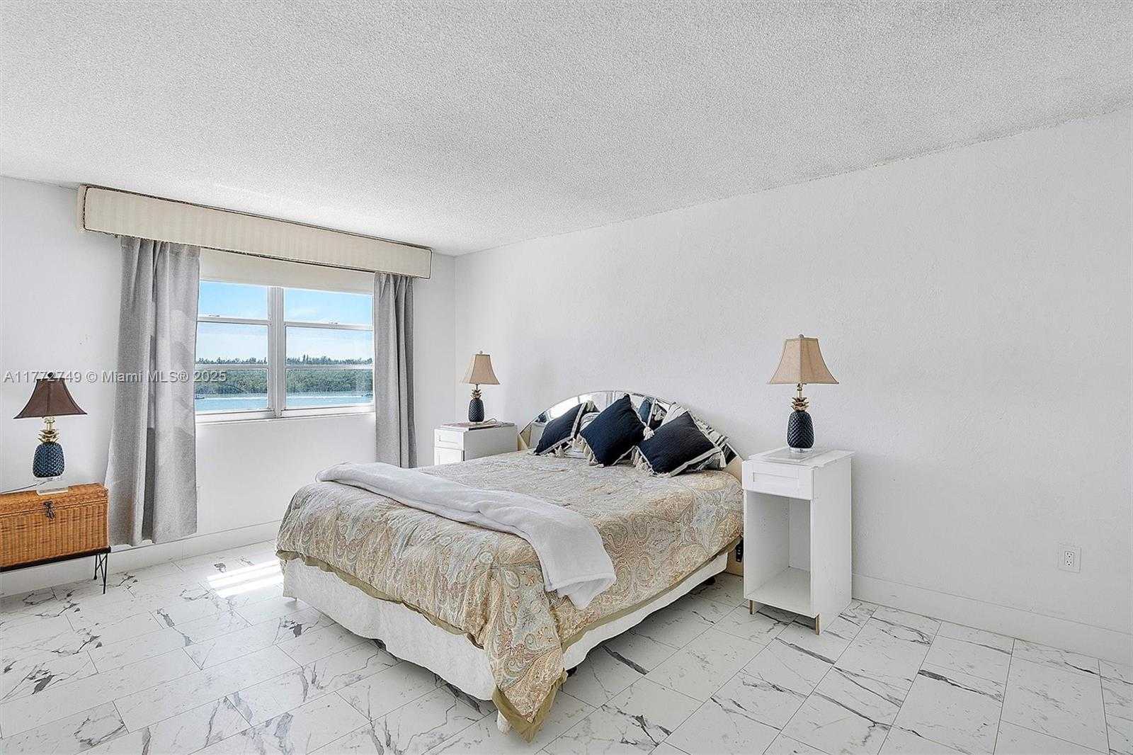 Small Image of 300 BAYVIEW DR #308, Sunny Isles Beach Number 16