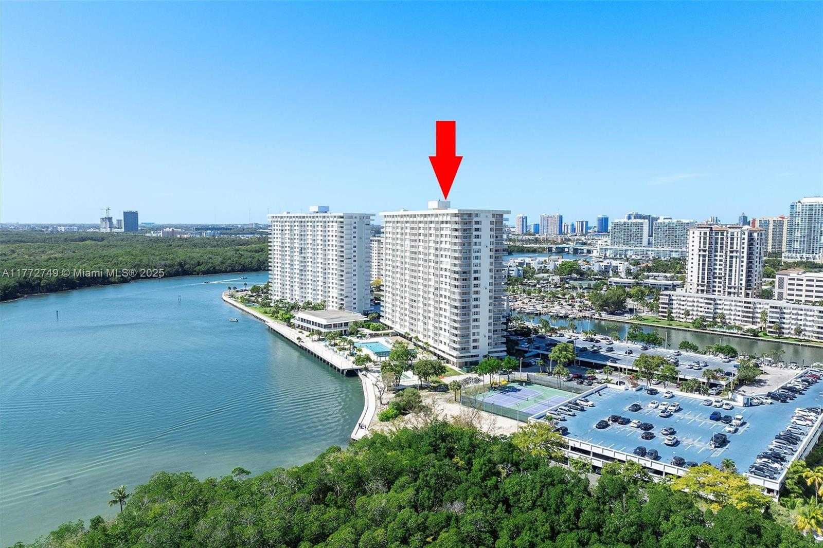 Small Image of 300 BAYVIEW DR #308, Sunny Isles Beach Number 27