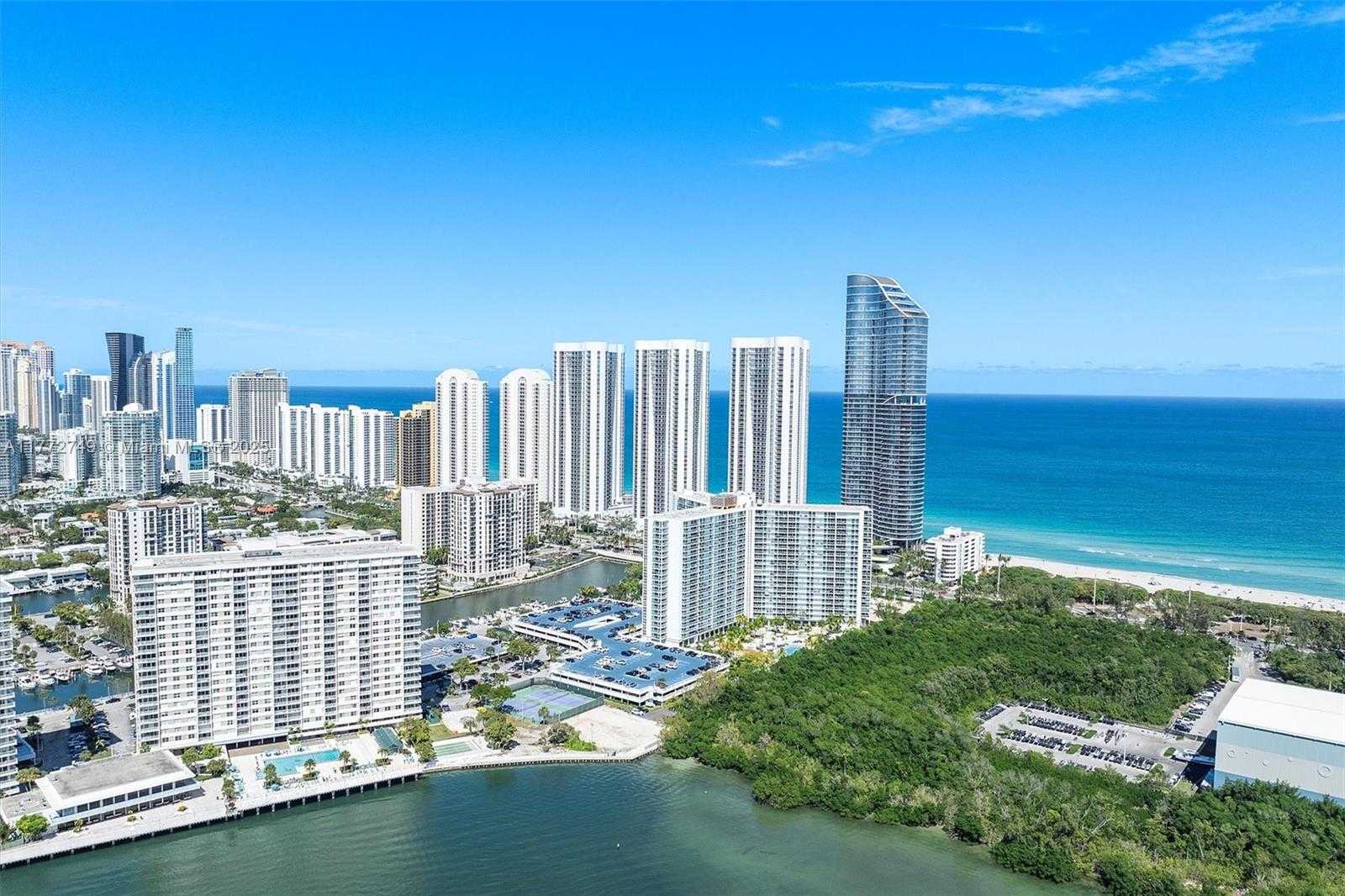 Small Image of 300 BAYVIEW DR #308, Sunny Isles Beach Number 31