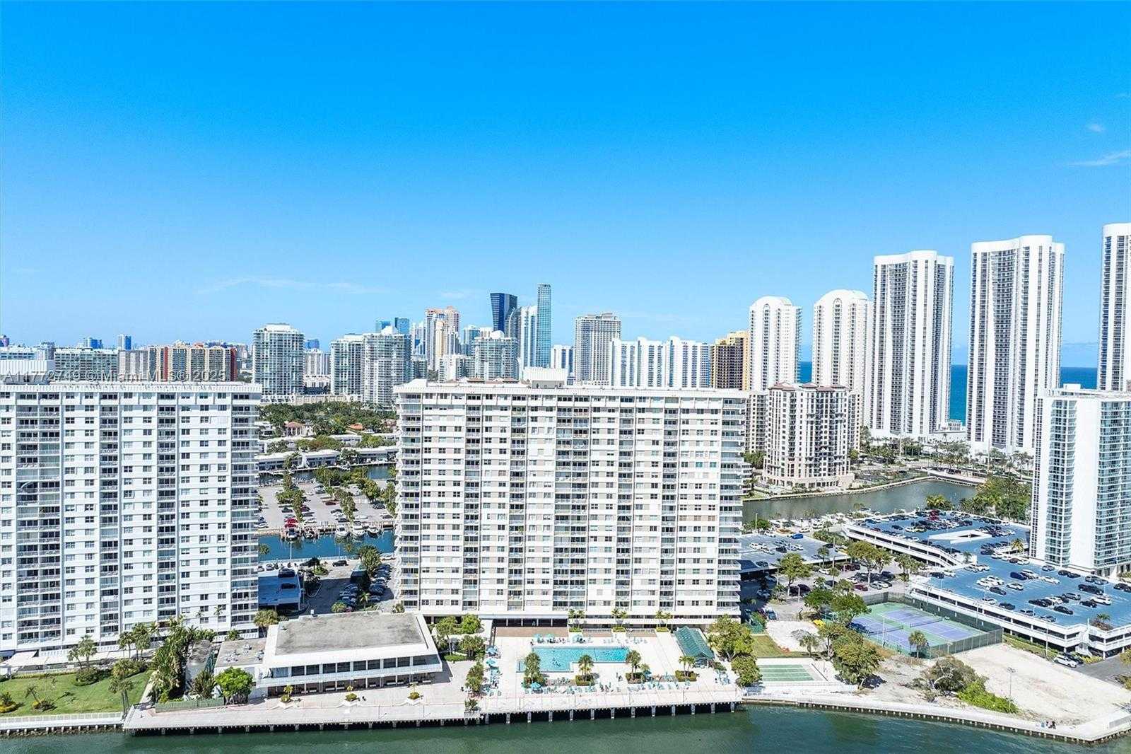 Small Image of 300 BAYVIEW DR #308, Sunny Isles Beach Number 32