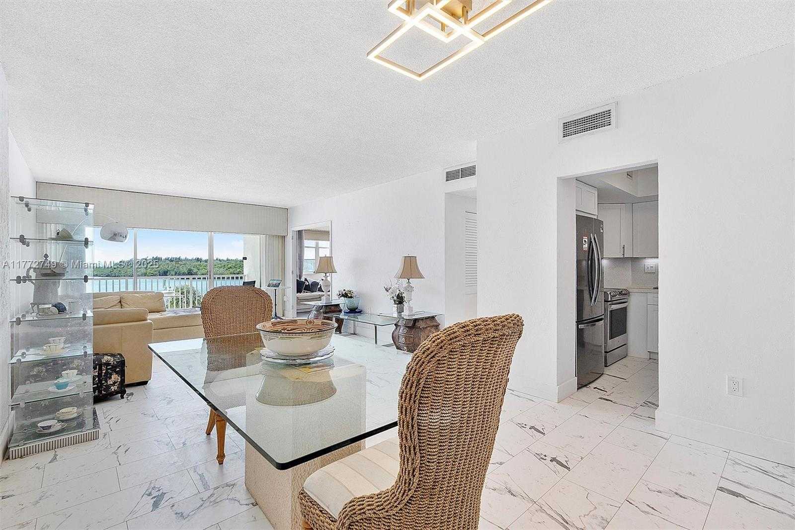 Small Image of 300 BAYVIEW DR #308, Sunny Isles Beach Number 5