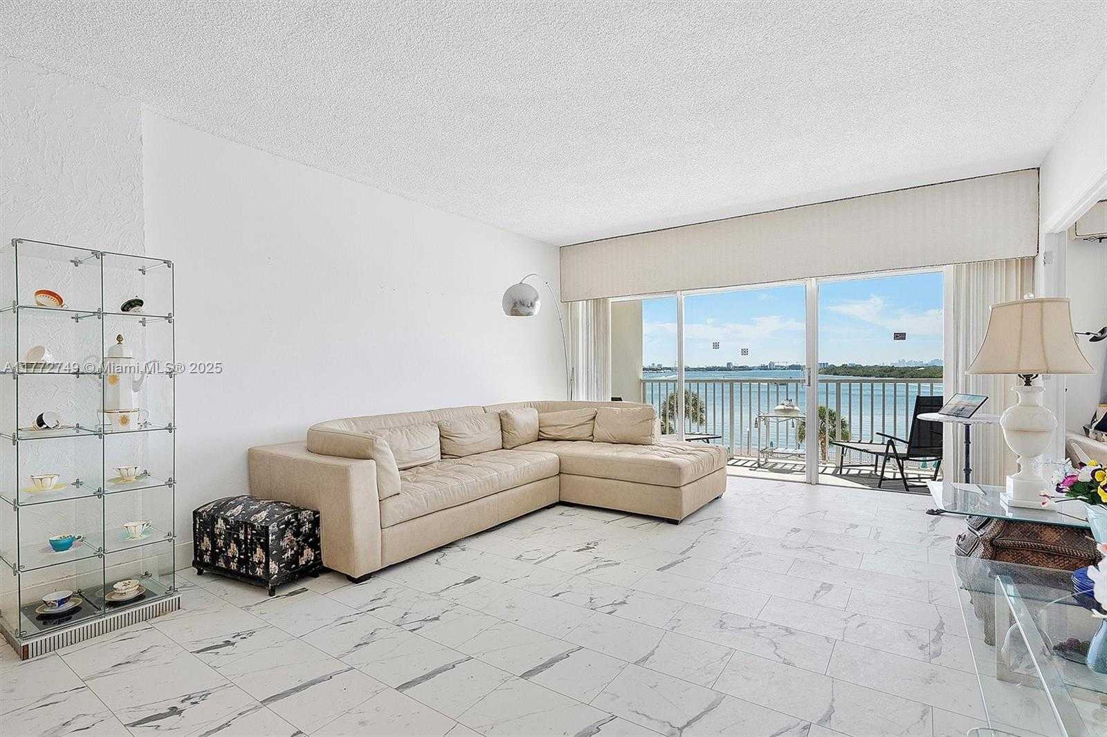 Small Image of 300 BAYVIEW DR #308, Sunny Isles Beach Number 6