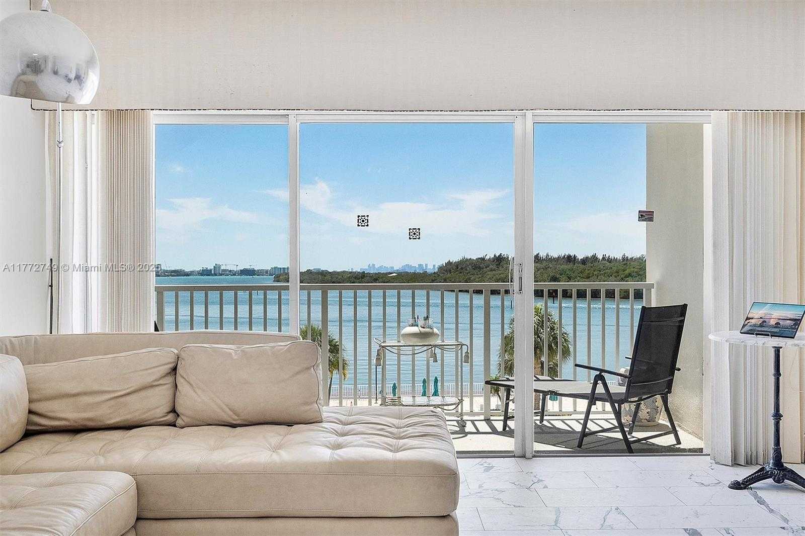 Small Image of 300 BAYVIEW DR #308, Sunny Isles Beach Number 7