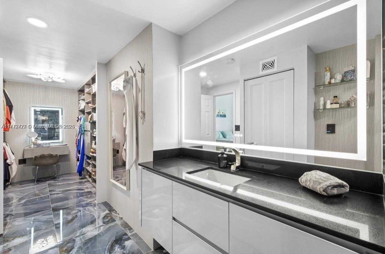 Small Image of 7545 EAST TREASURE DR #10H, North Bay Village Number 21