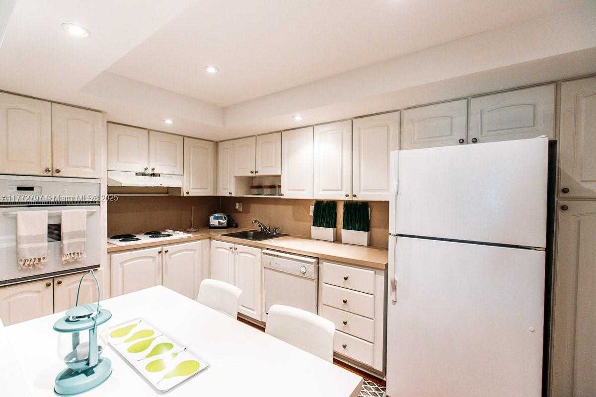 Small Image of 19370 COLLINS AVE #326, Sunny Isles Beach Number 10