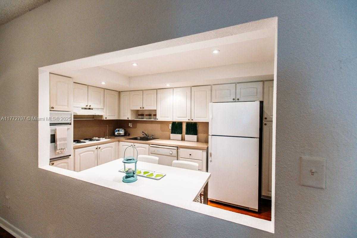 Small Image of 19370 COLLINS AVE #326, Sunny Isles Beach Number 8