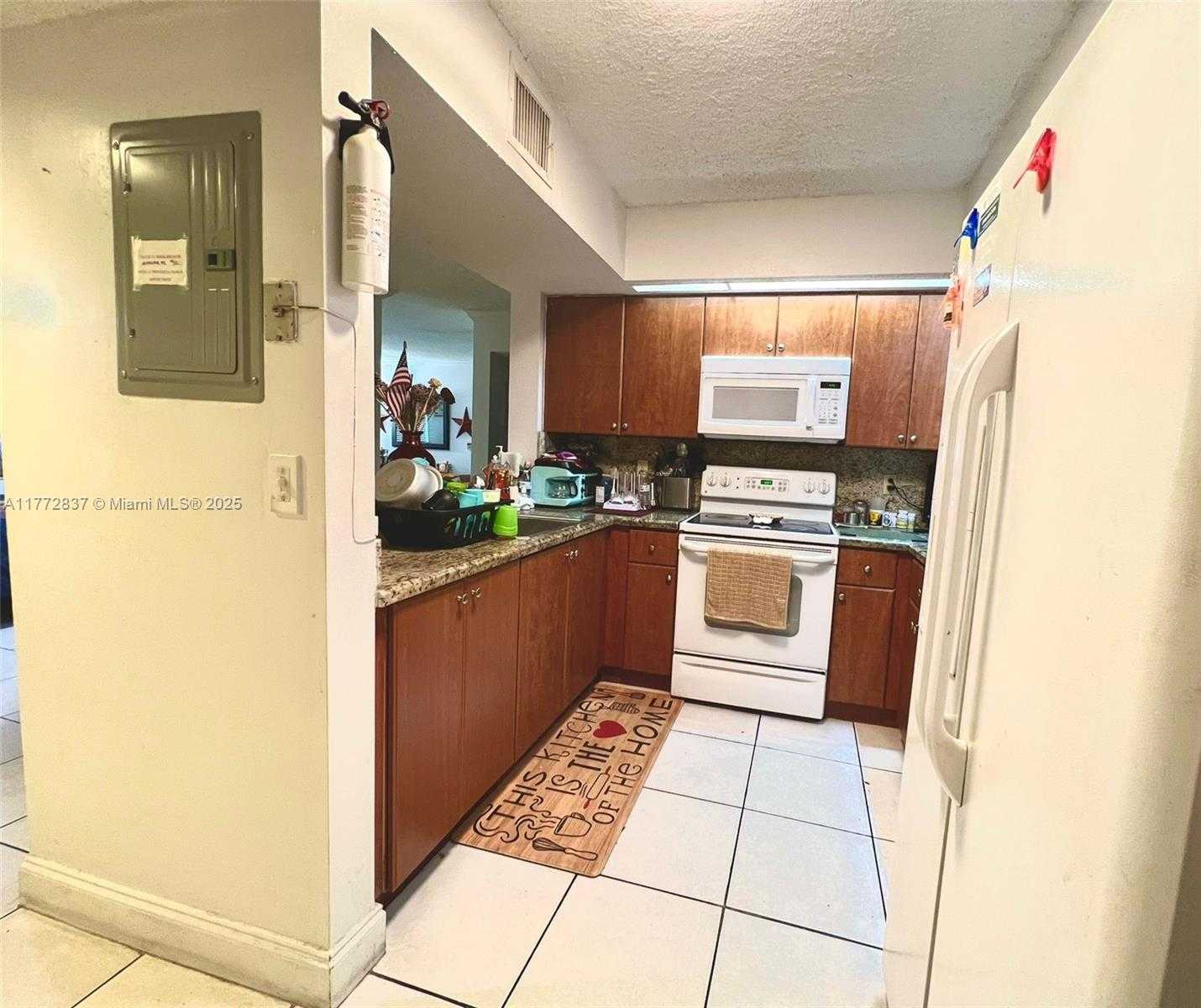Small Image of 18810 NORTH WEST 57TH AVE #102, Hialeah Number 5