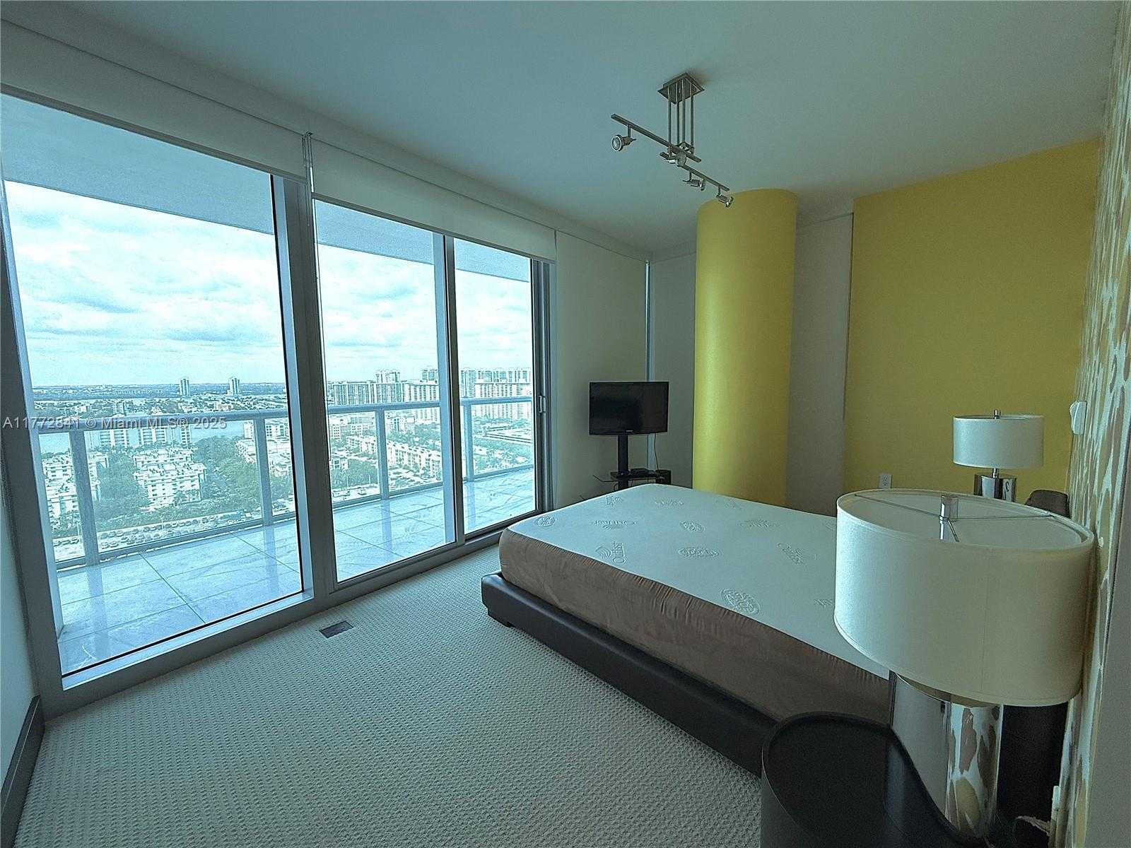 Small Image of 17001 COLLINS AVE #2508, Sunny Isles Beach Number 16