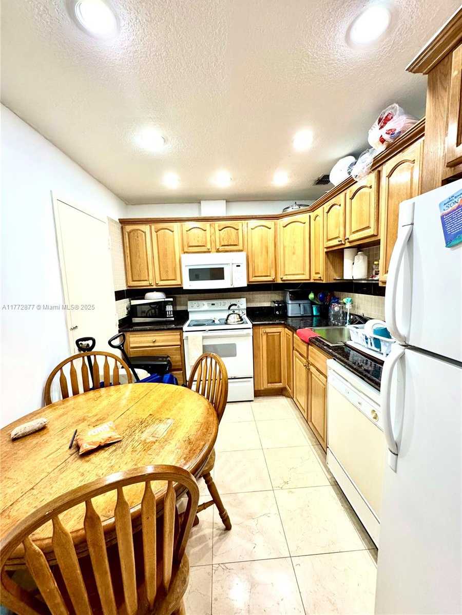 Small Image of 1985 SOUTH OCEAN DR #16C, Hallandale Beach Number 10