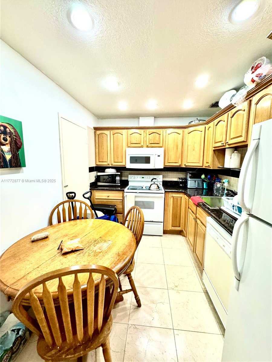 Small Image of 1985 SOUTH OCEAN DR #16C, Hallandale Beach Number 11