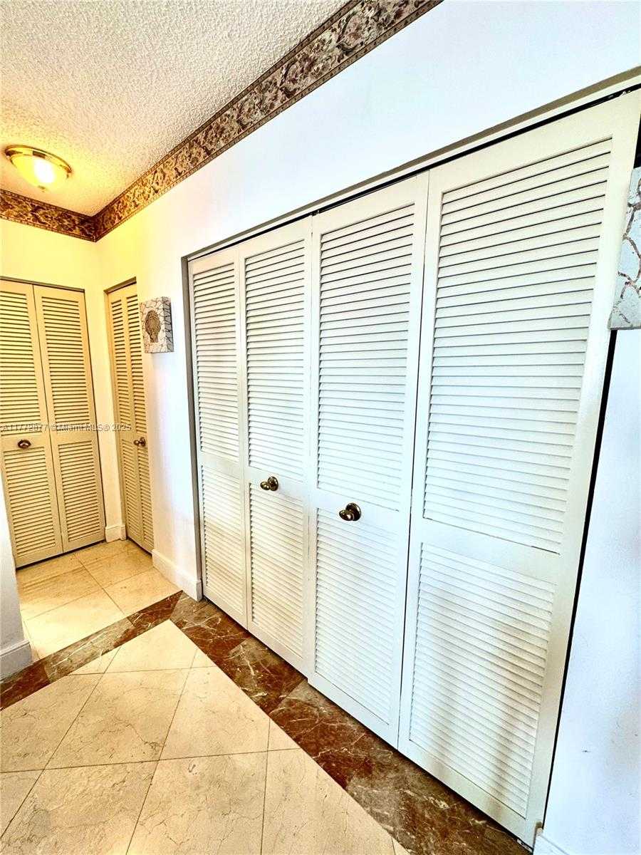 Small Image of 1985 SOUTH OCEAN DR #16C, Hallandale Beach Number 12