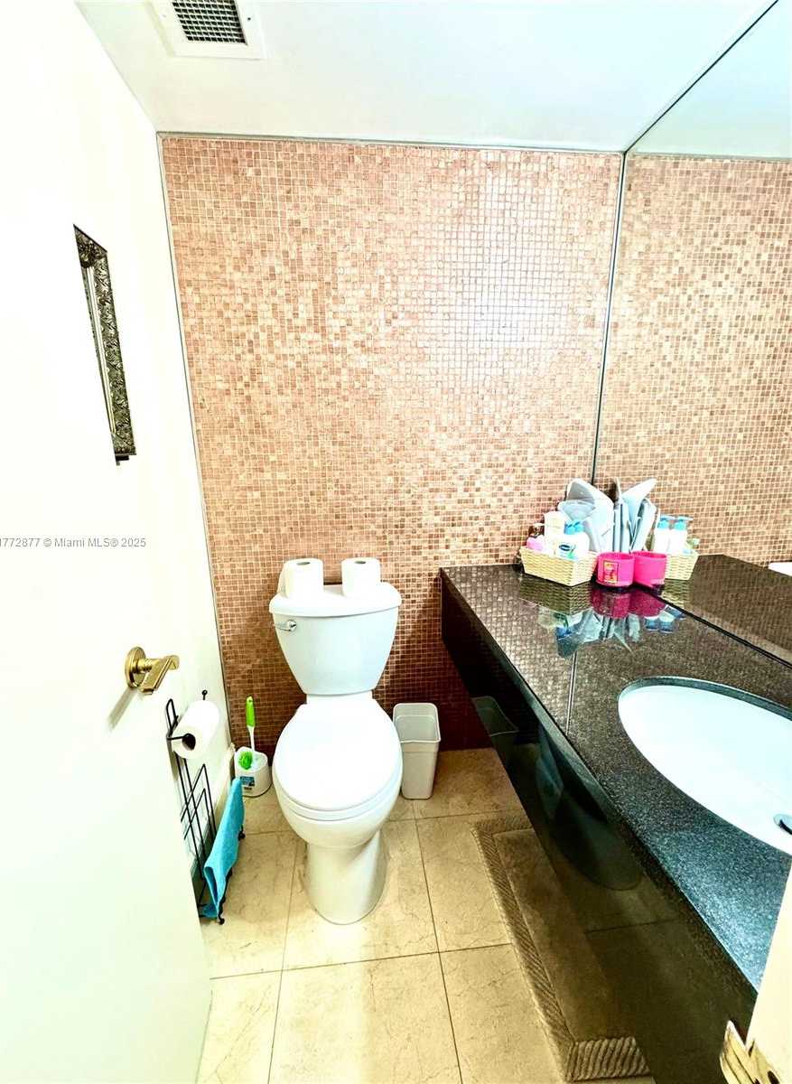 Small Image of 1985 SOUTH OCEAN DR #16C, Hallandale Beach Number 13
