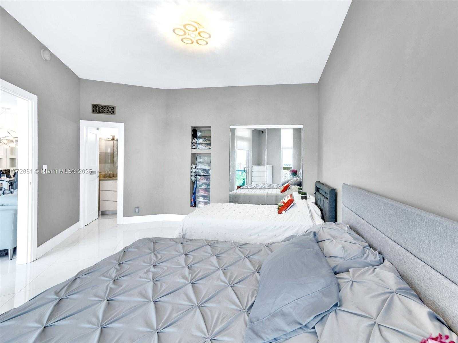Small Image of 100 BAYVIEW DR #PH01, Sunny Isles Beach Number 18