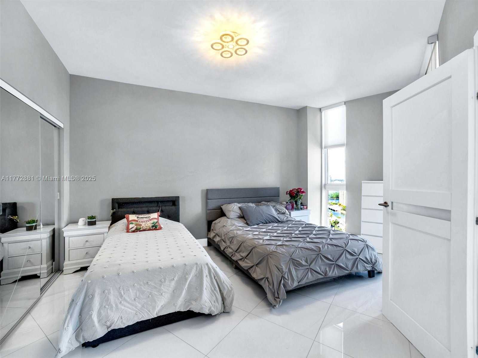 Small Image of 100 BAYVIEW DR #PH01, Sunny Isles Beach Number 20
