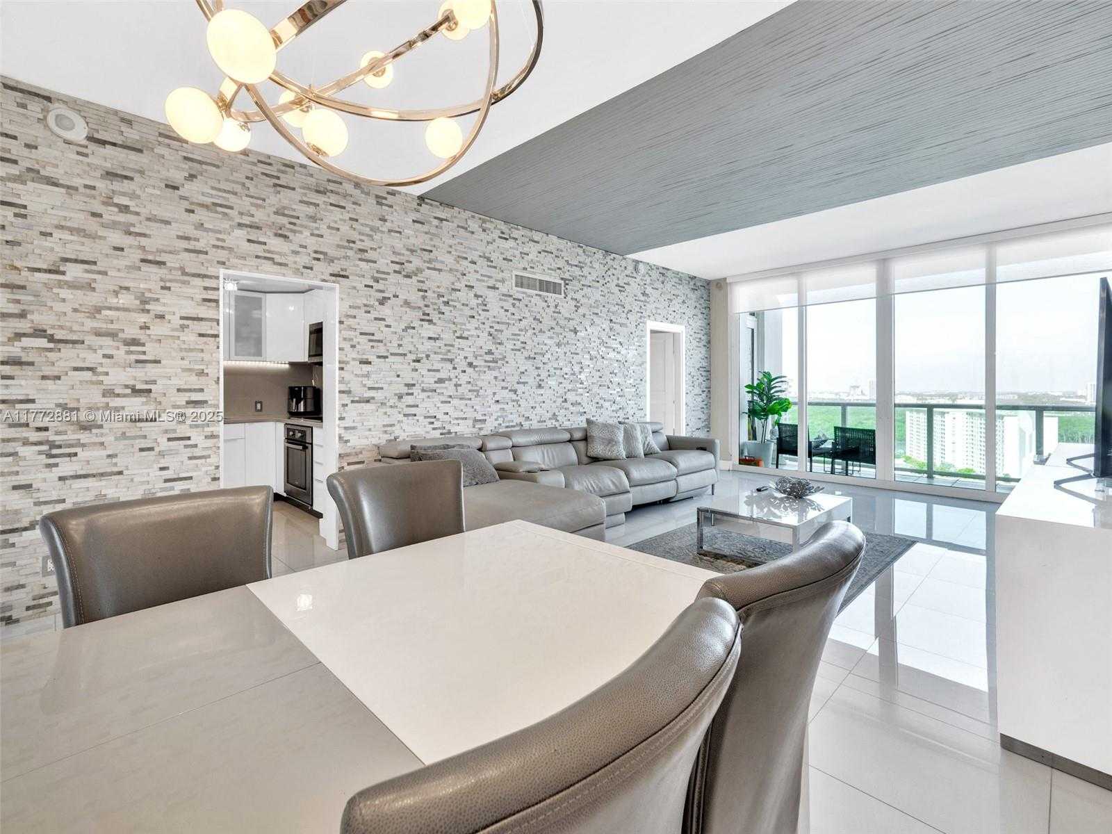 Small Image of 100 BAYVIEW DR #PH01, Sunny Isles Beach Number 6