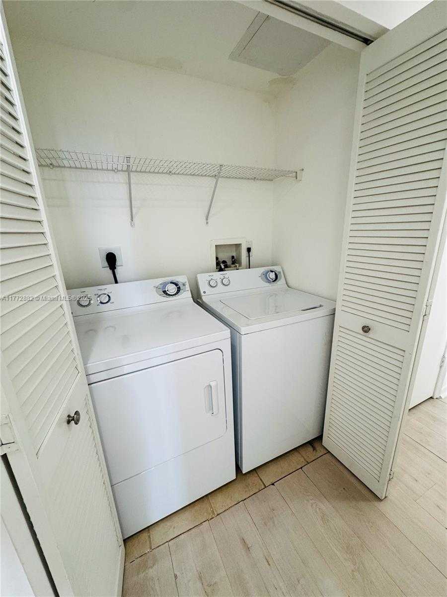 Small Image of 19501 WEST COUNTRY CLUB DR #1006, Aventura Number 15