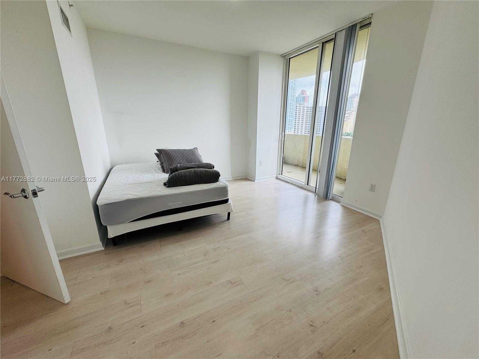 Small Image of 19501 WEST COUNTRY CLUB DR #1006, Aventura Number 18