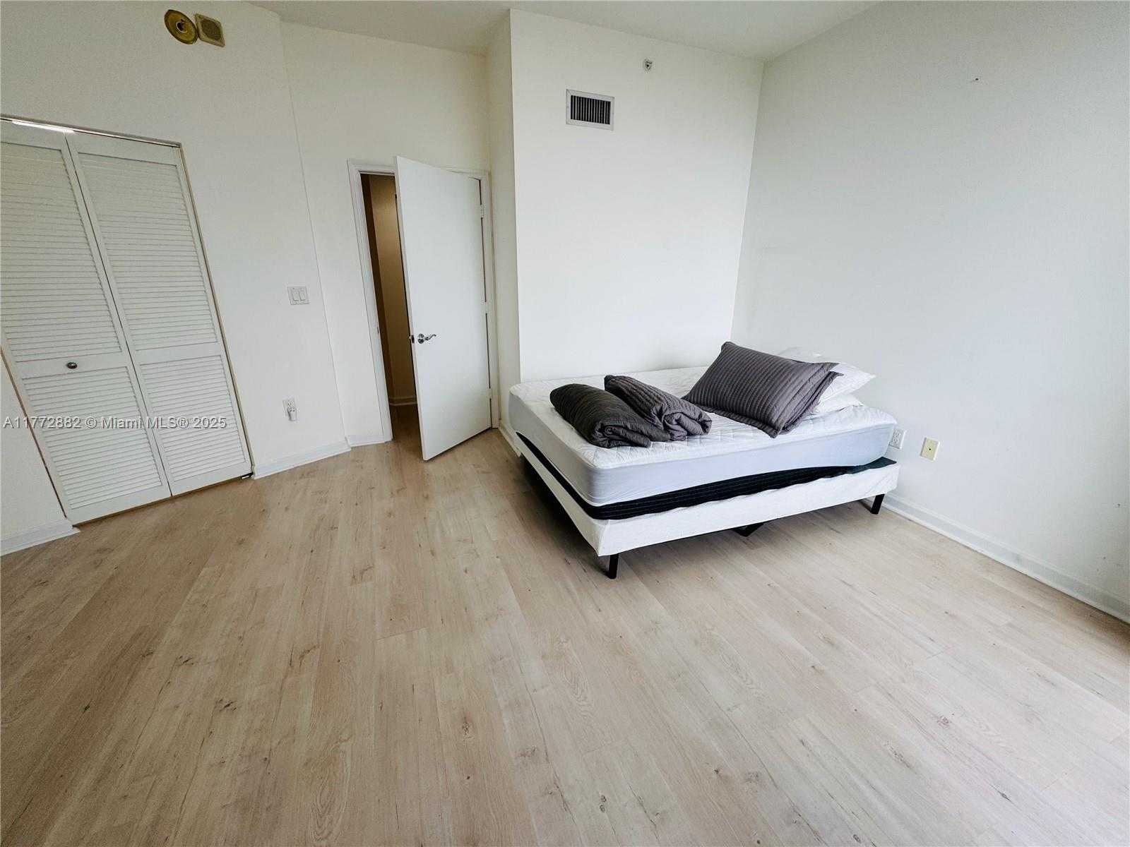 Small Image of 19501 WEST COUNTRY CLUB DR #1006, Aventura Number 20