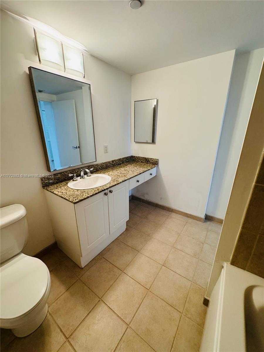 Small Image of 19501 WEST COUNTRY CLUB DR #1006, Aventura Number 32