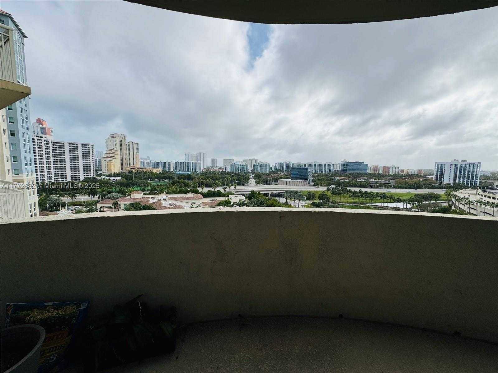 Small Image of 19501 WEST COUNTRY CLUB DR #1006, Aventura Number 36