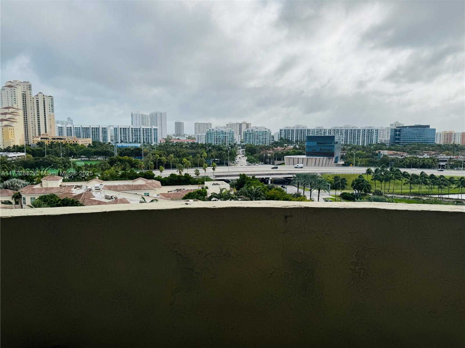 Small Image of 19501 WEST COUNTRY CLUB DR #1006, Aventura Number 37