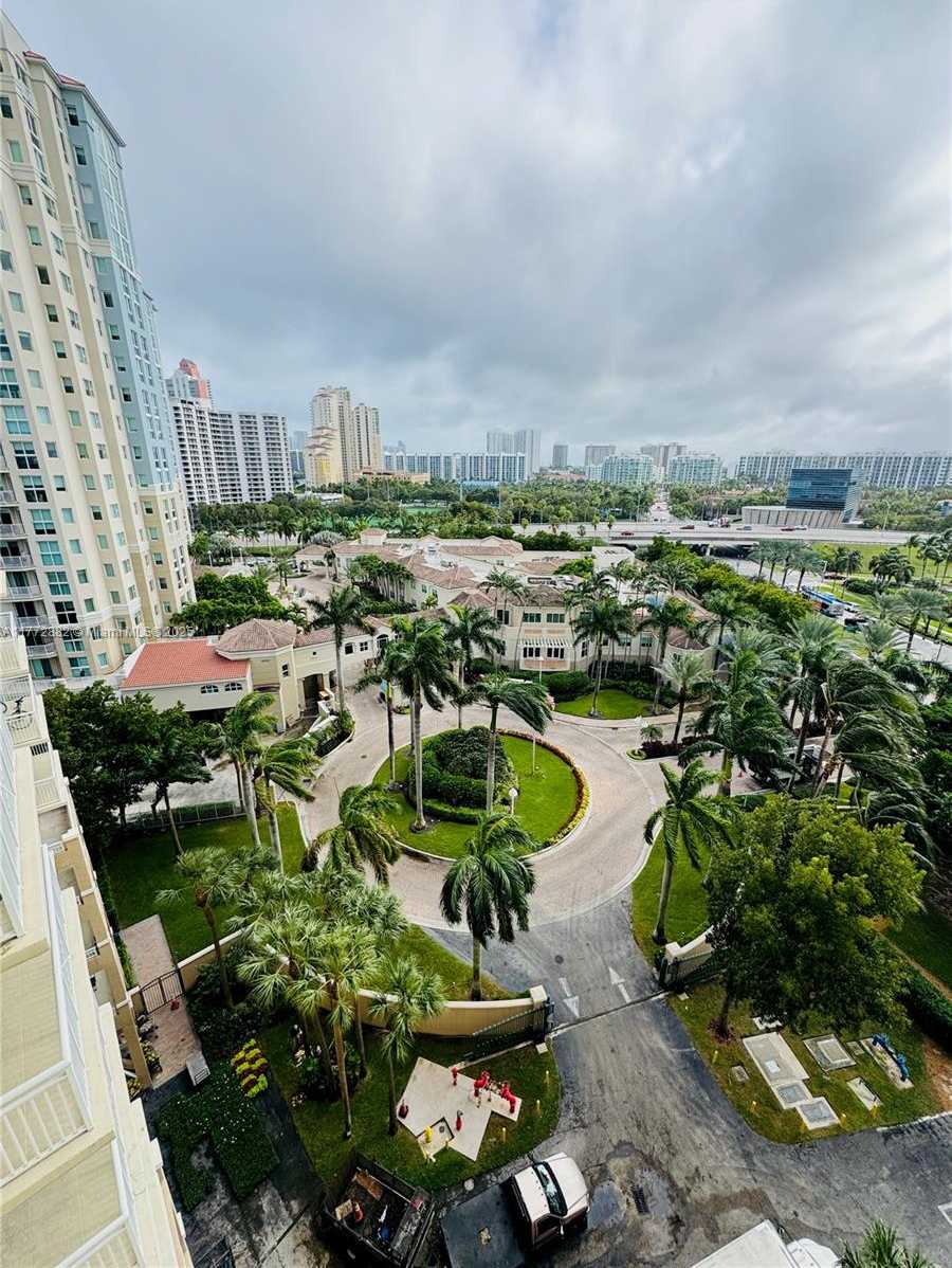Small Image of 19501 WEST COUNTRY CLUB DR #1006, Aventura Number 42