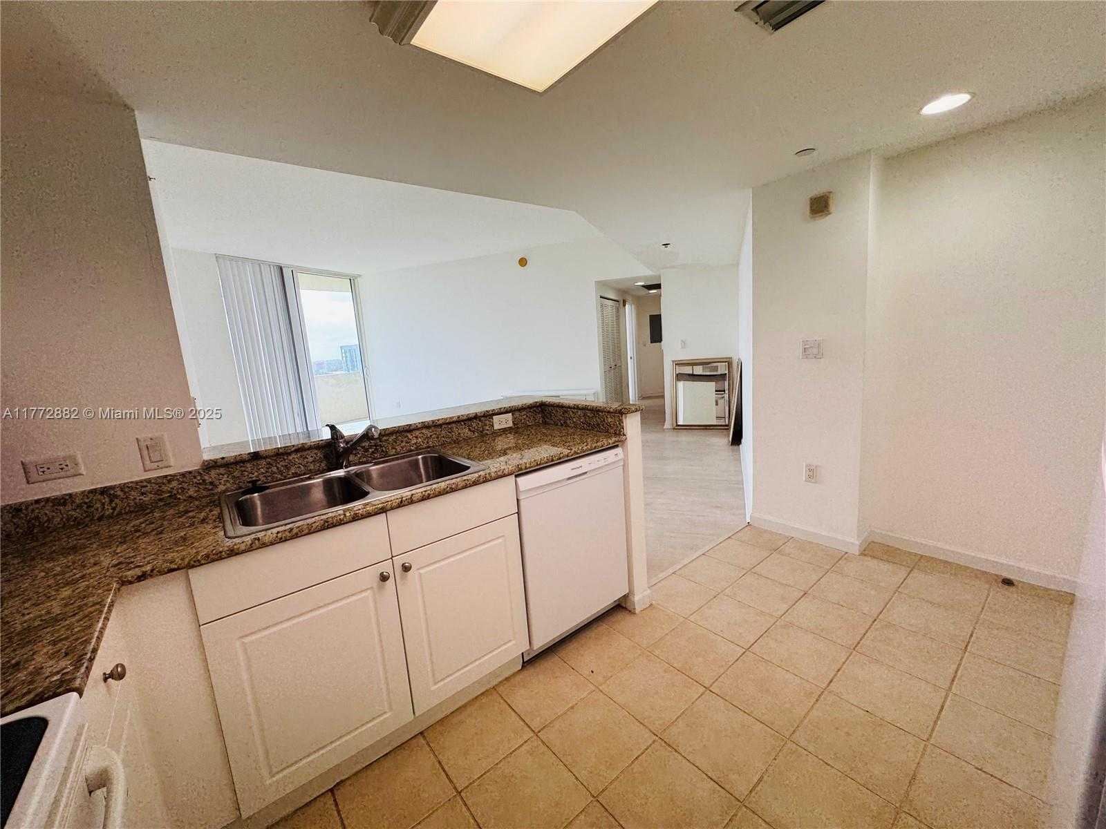 Small Image of 19501 WEST COUNTRY CLUB DR #1006, Aventura Number 6