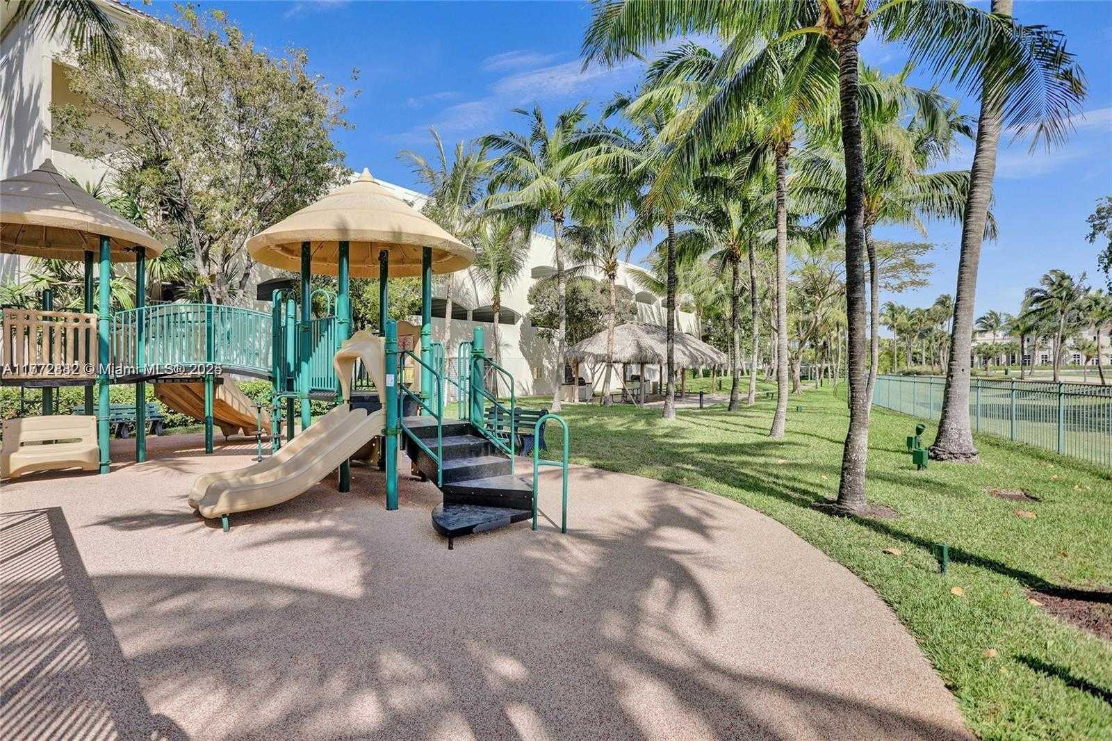 Small Image of 19501 WEST COUNTRY CLUB DR #1006, Aventura Number 63