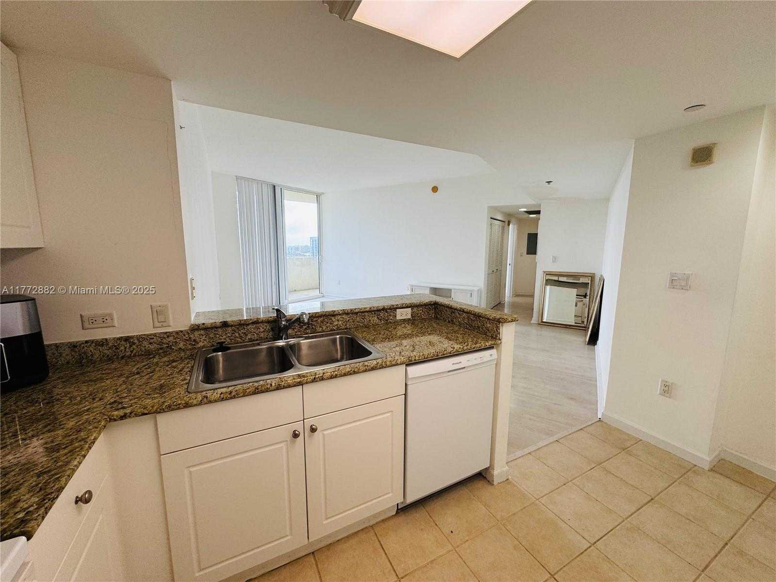 Small Image of 19501 WEST COUNTRY CLUB DR #1006, Aventura Number 8