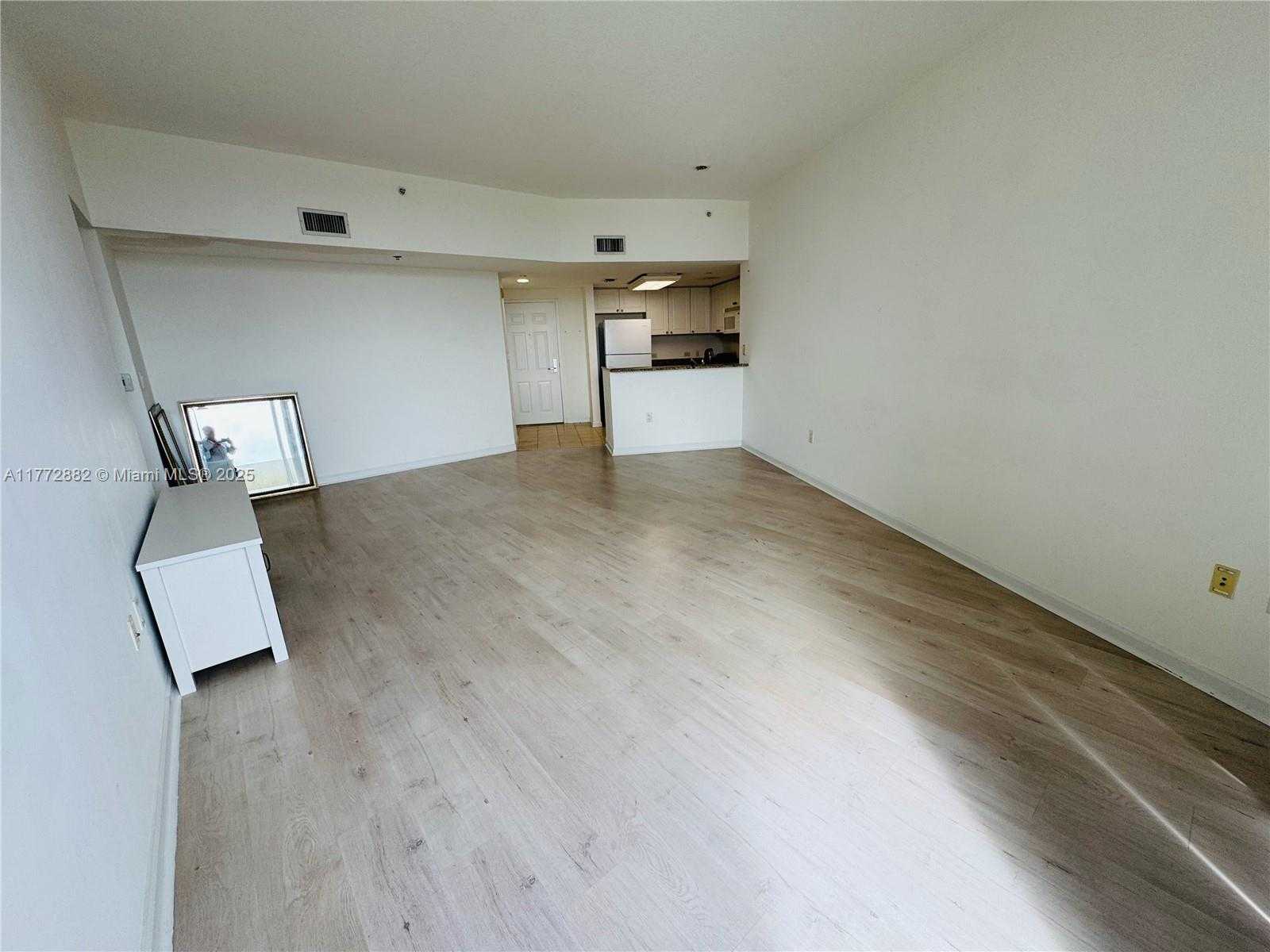 Small Image of 19501 WEST COUNTRY CLUB DR #1006, Aventura Number 9