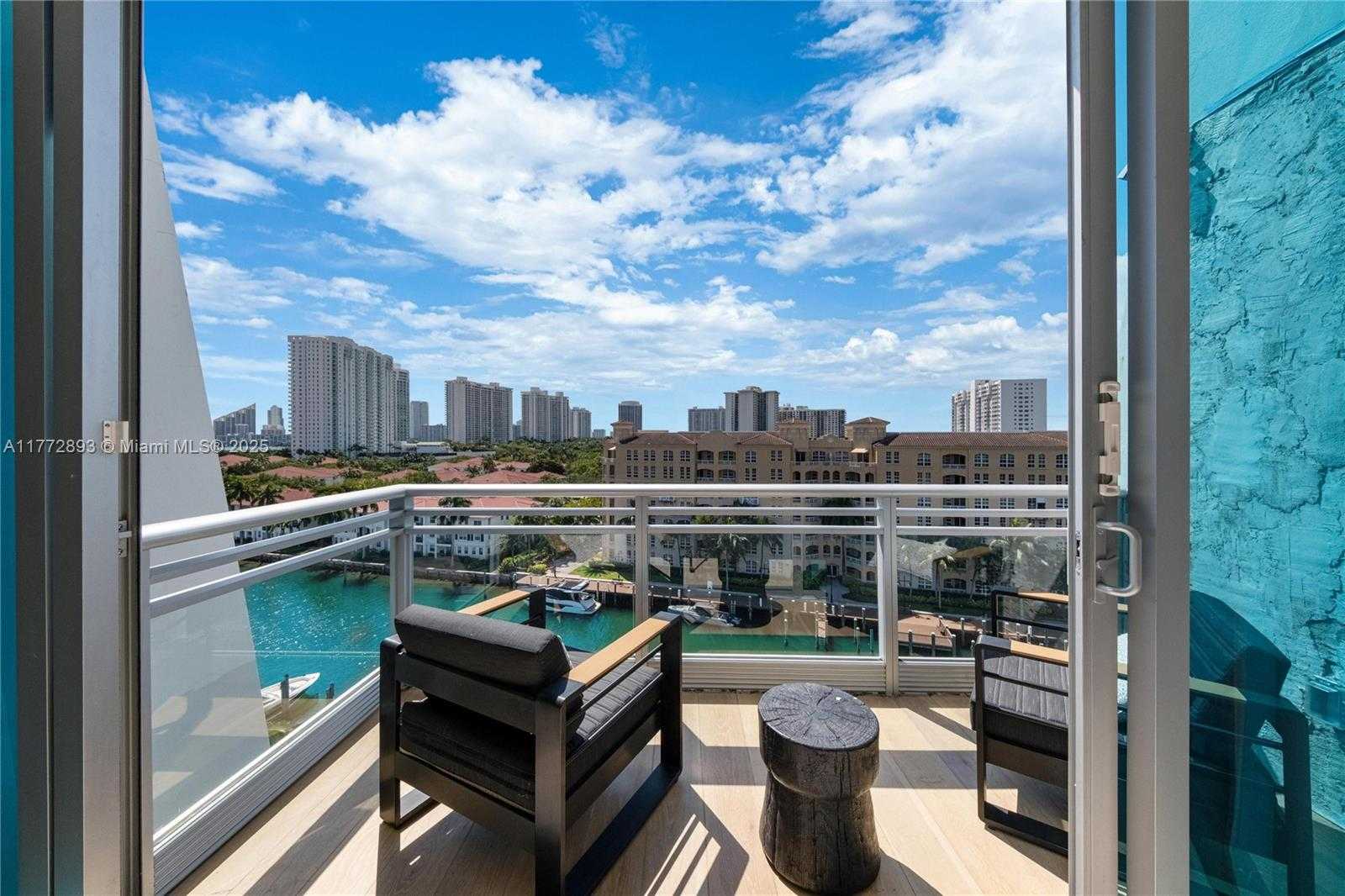 Small Image of Aventura Number 46