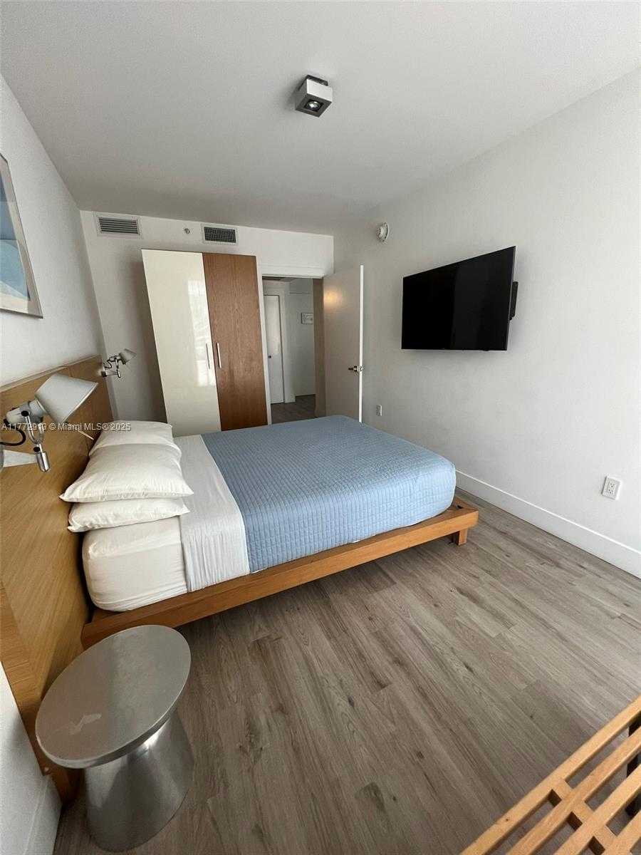 Small Image of 6080 COLLINS AVE #304, Miami Beach Number 12