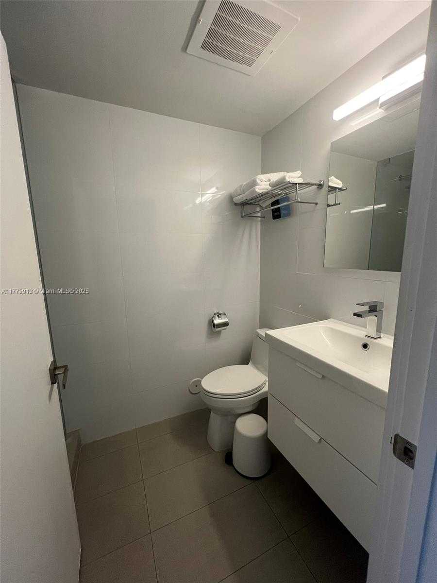 Small Image of 6080 COLLINS AVE #304, Miami Beach Number 13