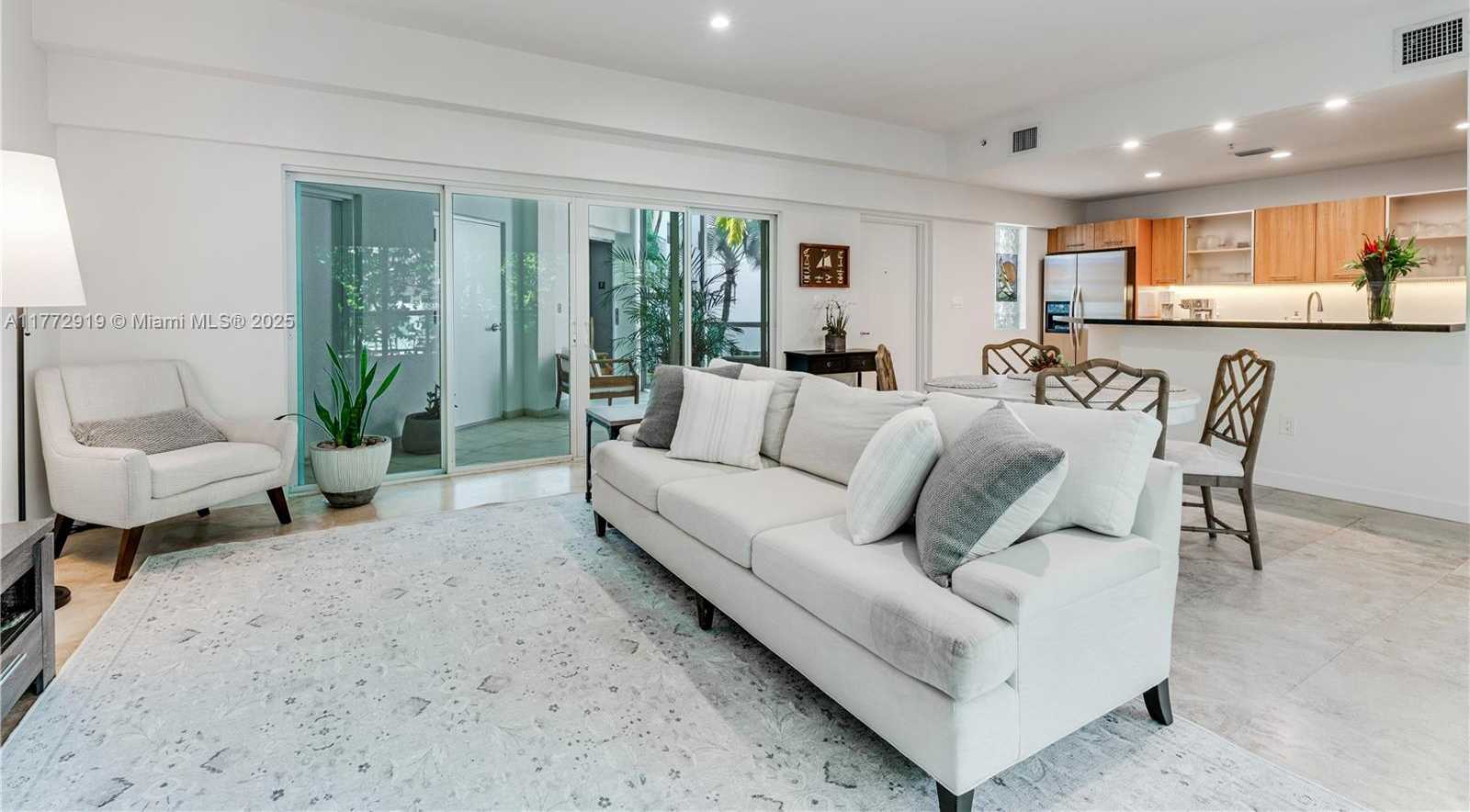 Small Image of 2699 TIGERTAIL AVE #23, Coconut Grove Number 12