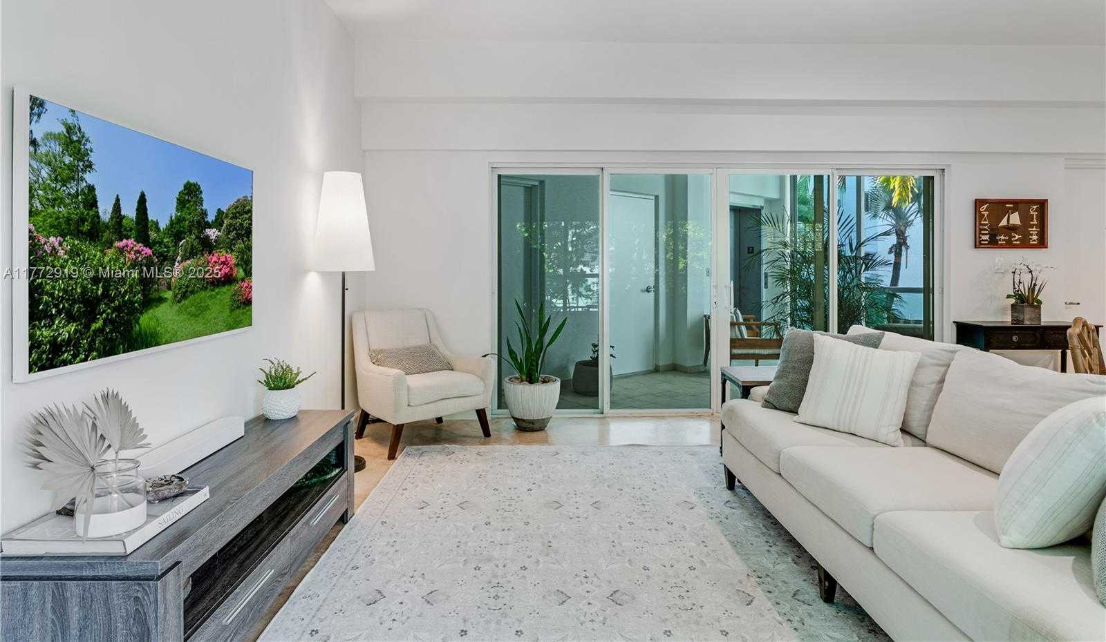 Small Image of 2699 TIGERTAIL AVE #23, Coconut Grove Number 13