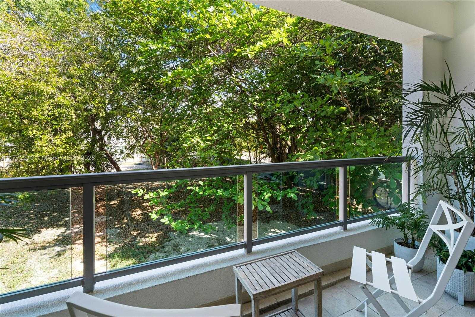 Small Image of 2699 TIGERTAIL AVE #23, Coconut Grove Number 15