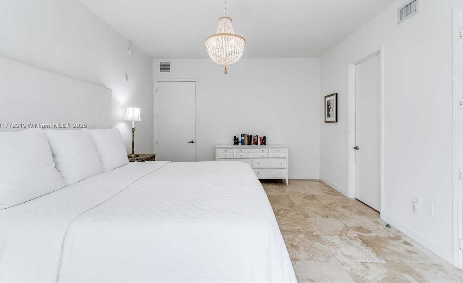Small Image of 2699 TIGERTAIL AVE #23, Coconut Grove Number 22