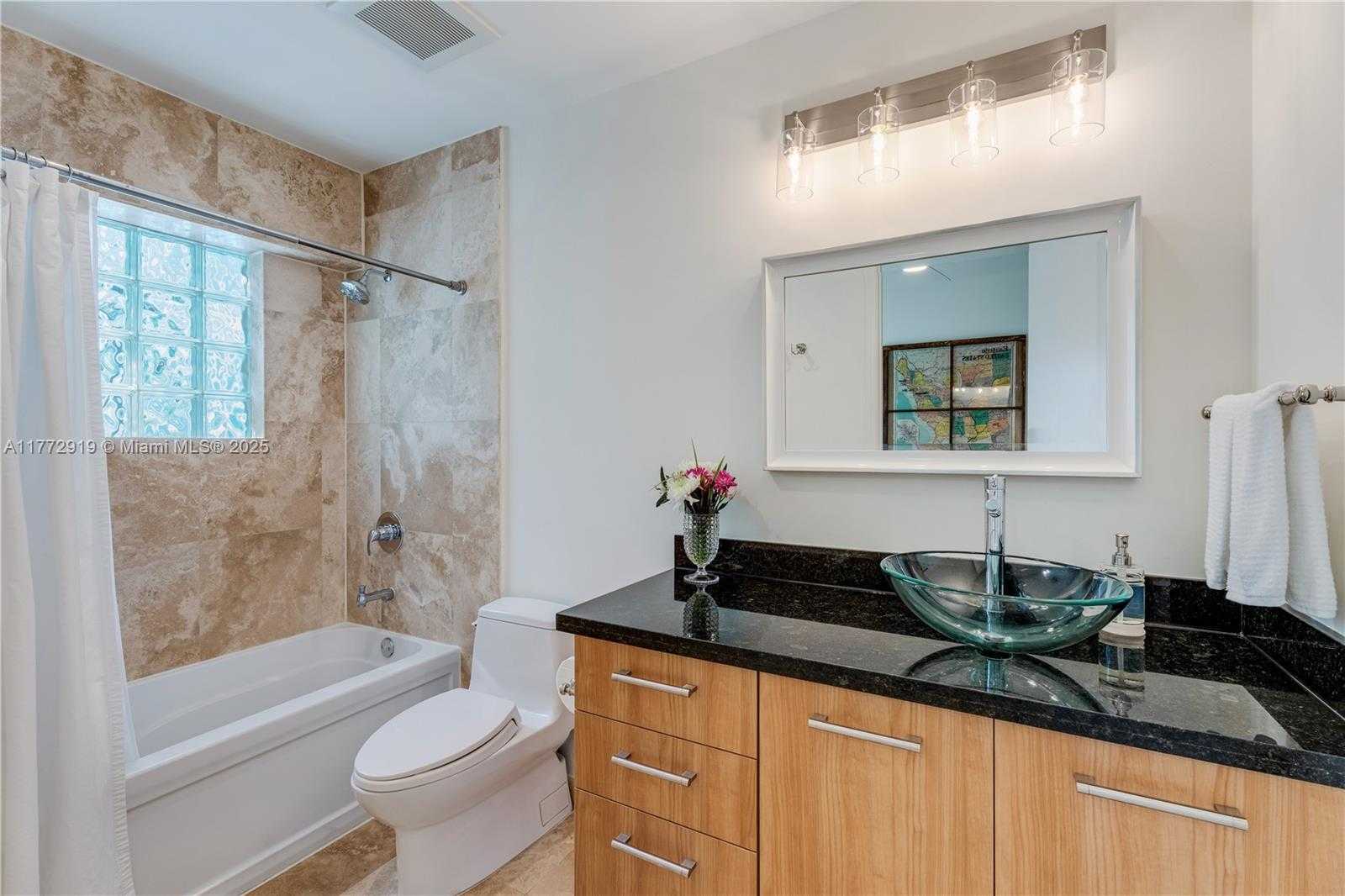 Small Image of 2699 TIGERTAIL AVE #23, Coconut Grove Number 31