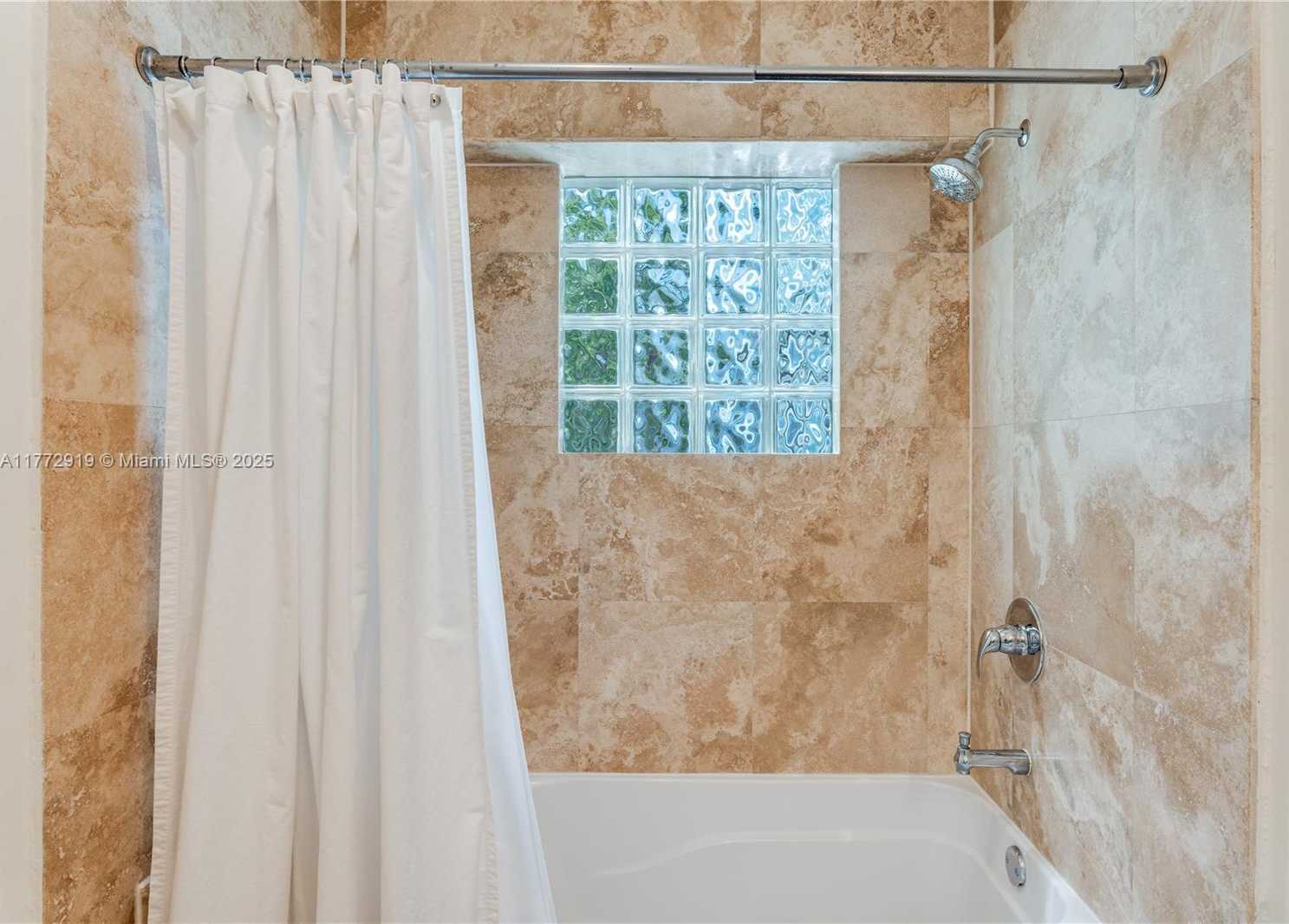 Small Image of 2699 TIGERTAIL AVE #23, Coconut Grove Number 32