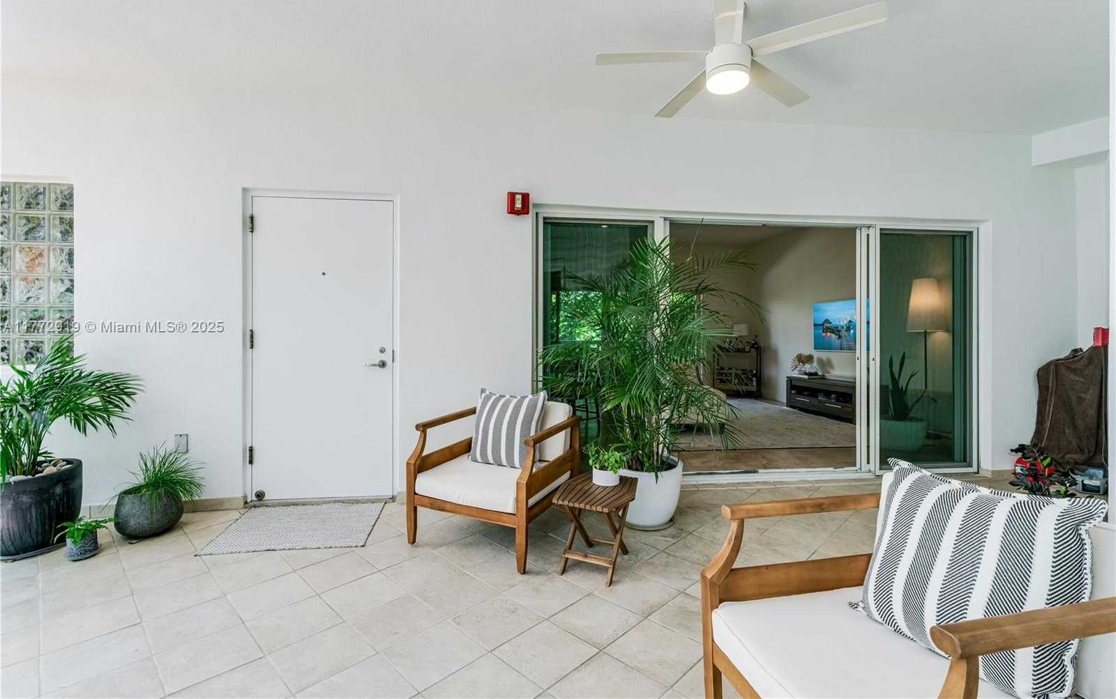 Small Image of 2699 TIGERTAIL AVE #23, Coconut Grove Number 37