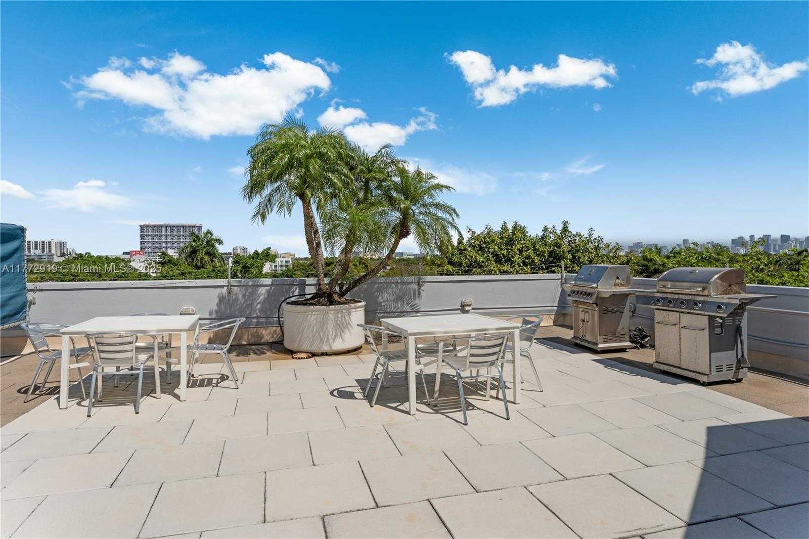Small Image of 2699 TIGERTAIL AVE #23, Coconut Grove Number 39