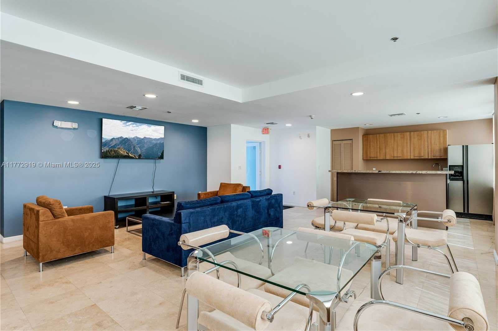 Small Image of 2699 TIGERTAIL AVE #23, Coconut Grove Number 44