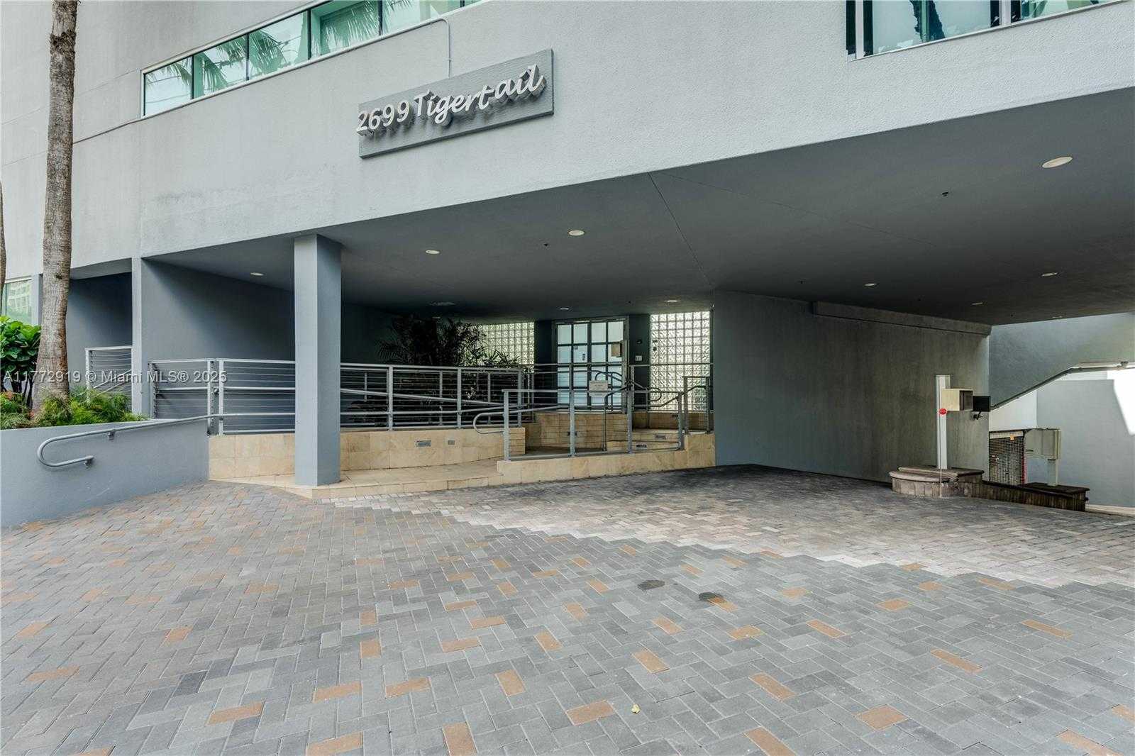 Small Image of 2699 TIGERTAIL AVE #23, Coconut Grove Number 47