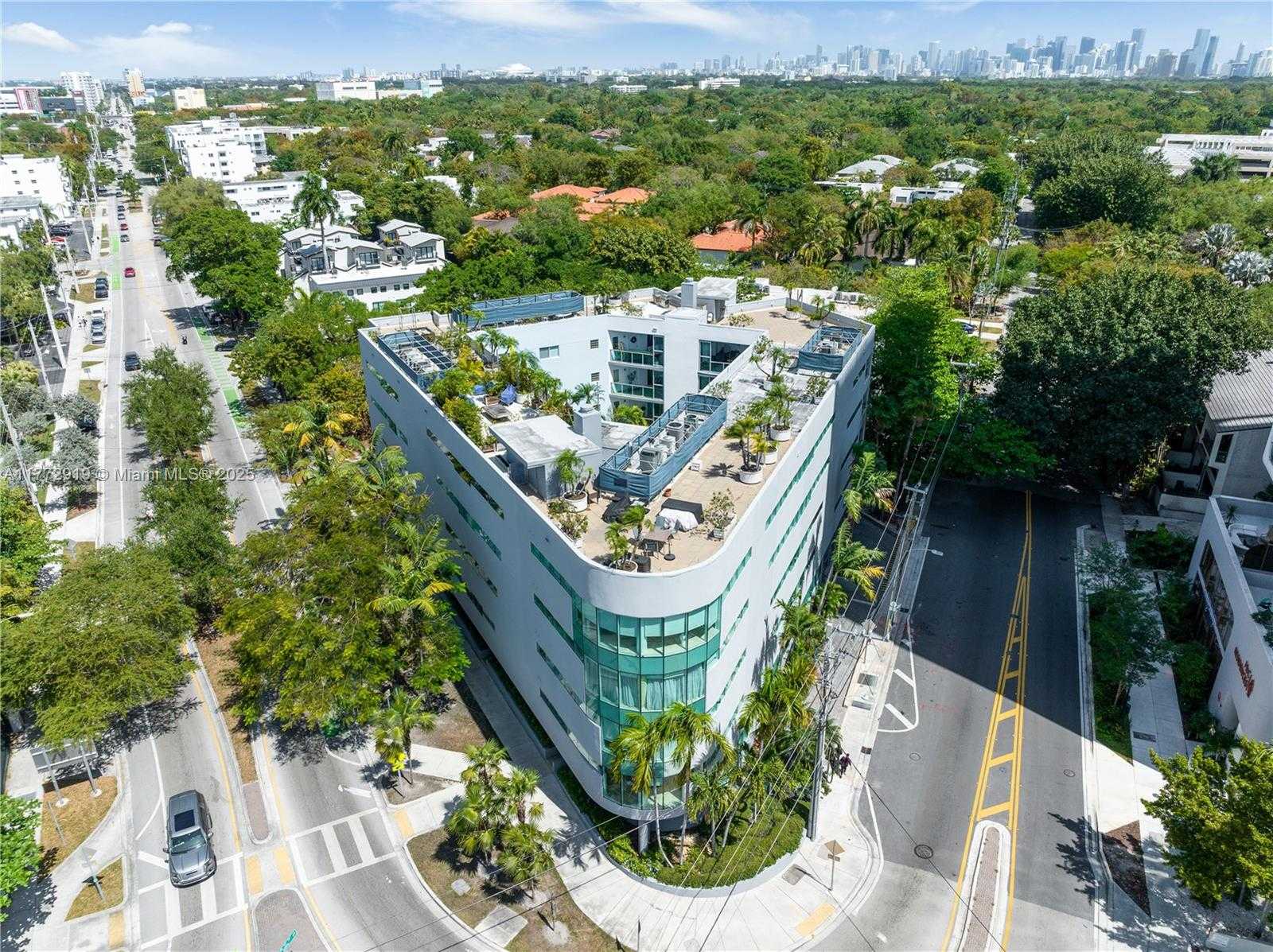 Small Image of 2699 TIGERTAIL AVE #23, Coconut Grove Number 49