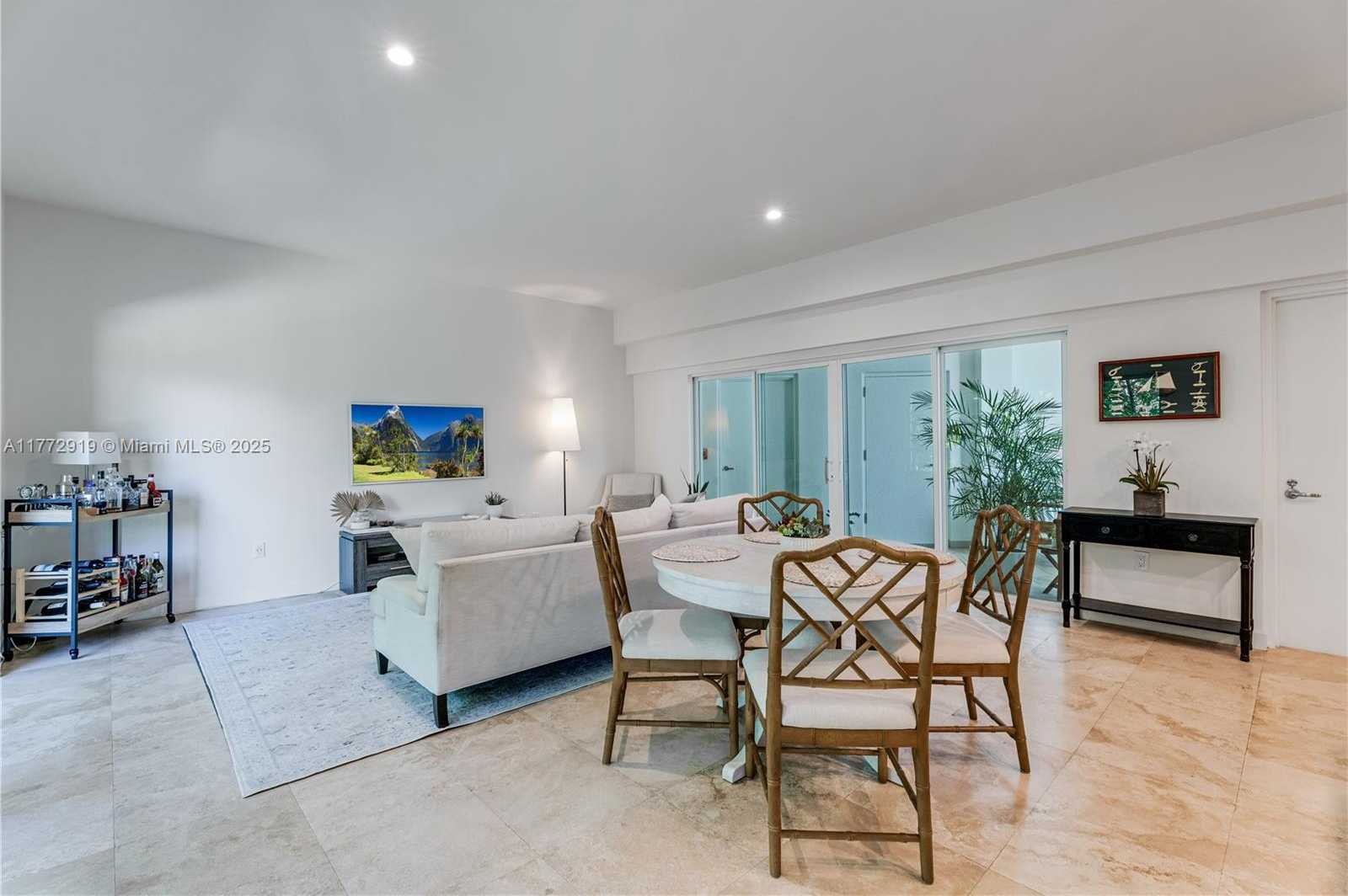 Small Image of 2699 TIGERTAIL AVE #23, Coconut Grove Number 9