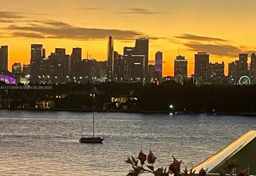 Small Image of 1000 WEST AVE #727, Miami Beach Number 13