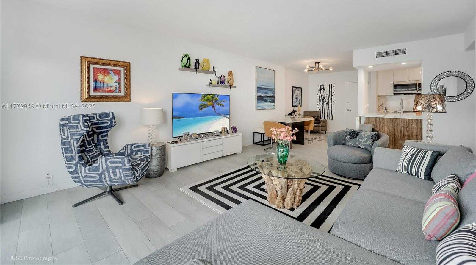 Small Image of 1000 WEST AVE #727, Miami Beach Number 2