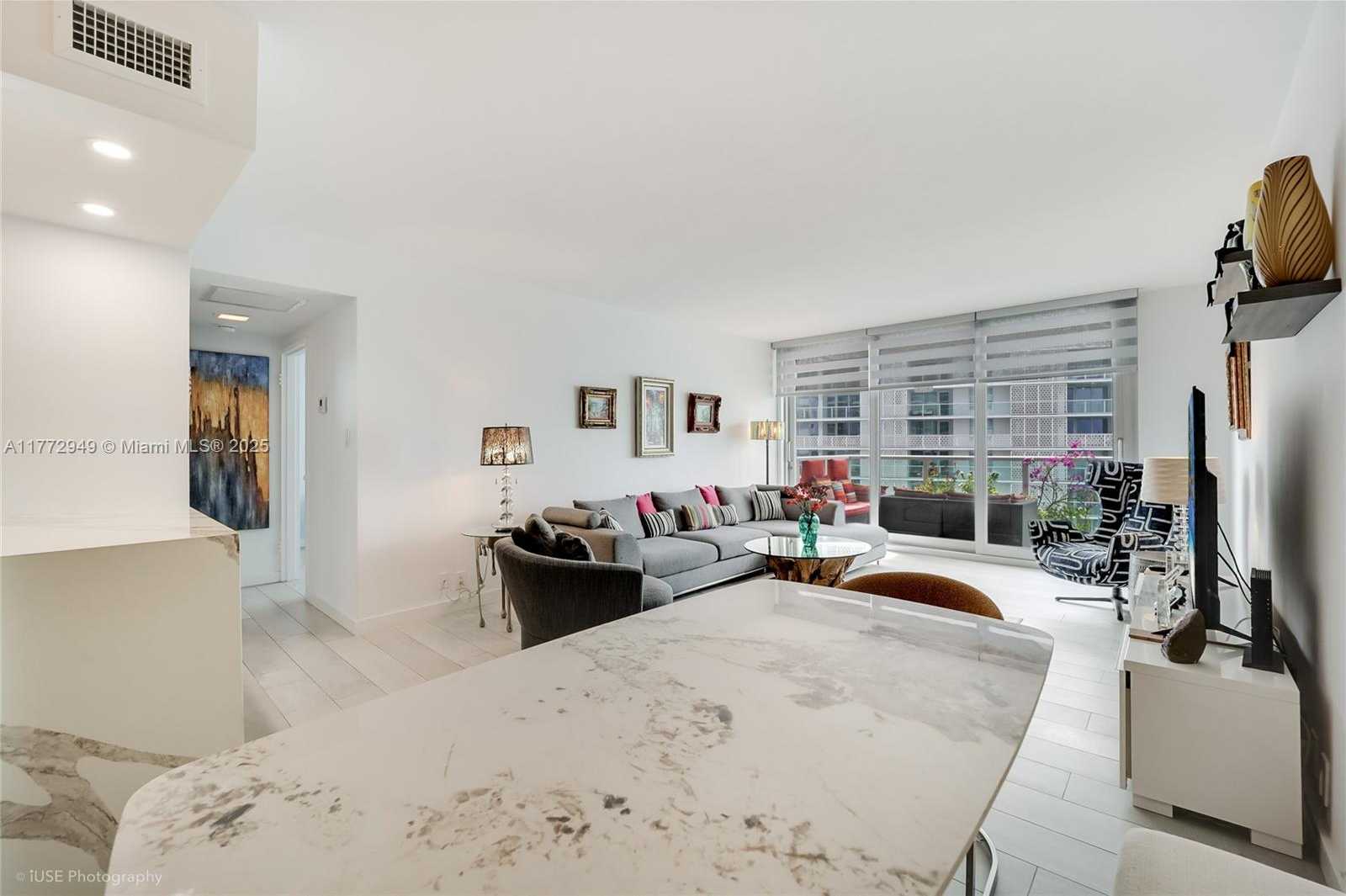 Small Image of 1000 WEST AVE #727, Miami Beach Number 3