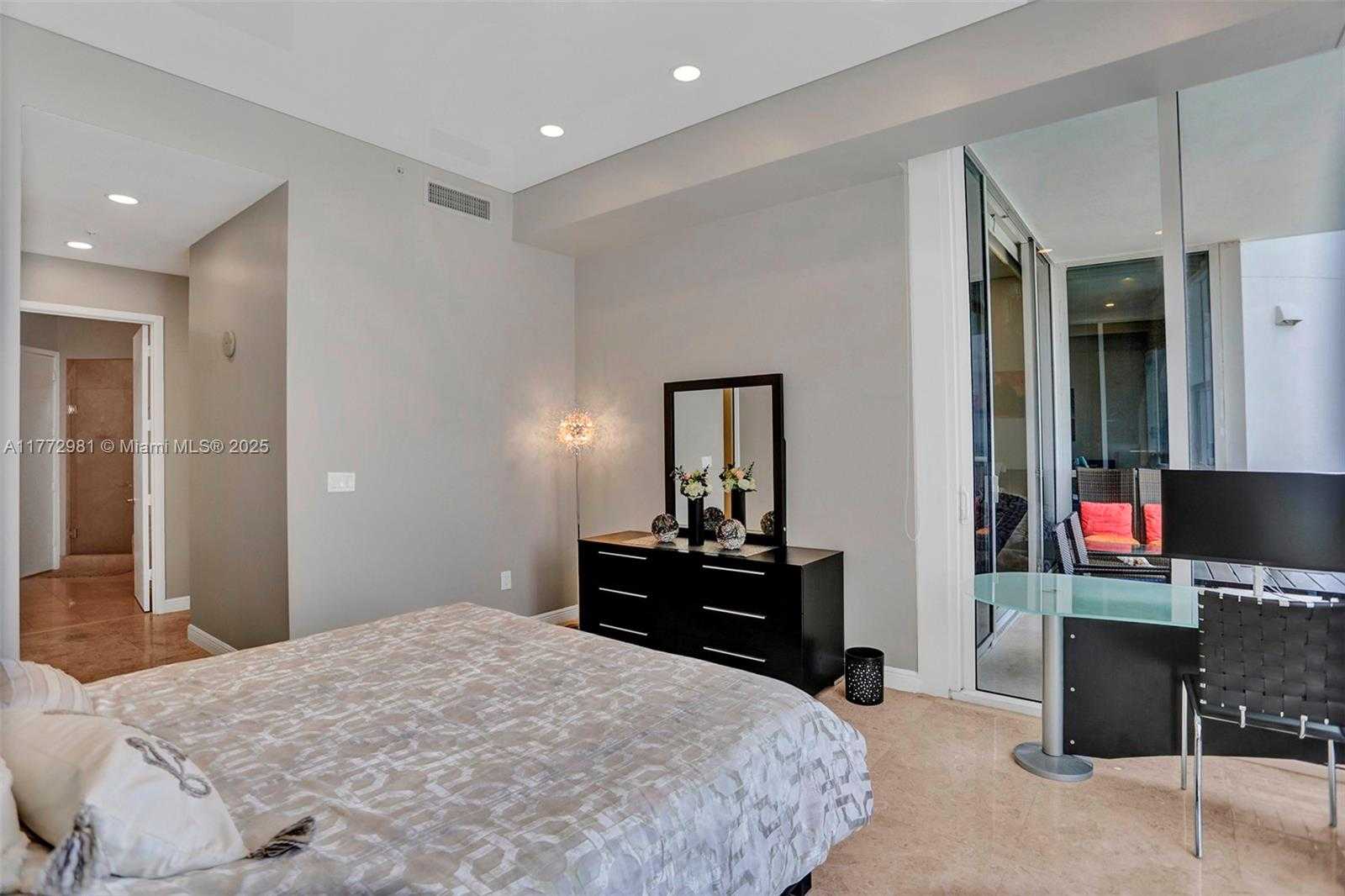 Small Image of 18101 COLLINS AVE #5104, Sunny Isles Beach Number 19